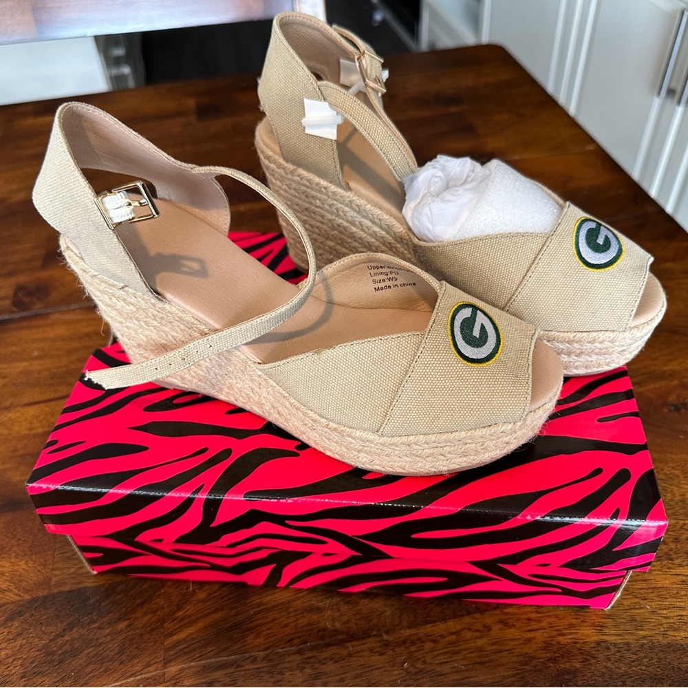 NFL Green Bay Packers Beige Wedge Sandals *never worn*